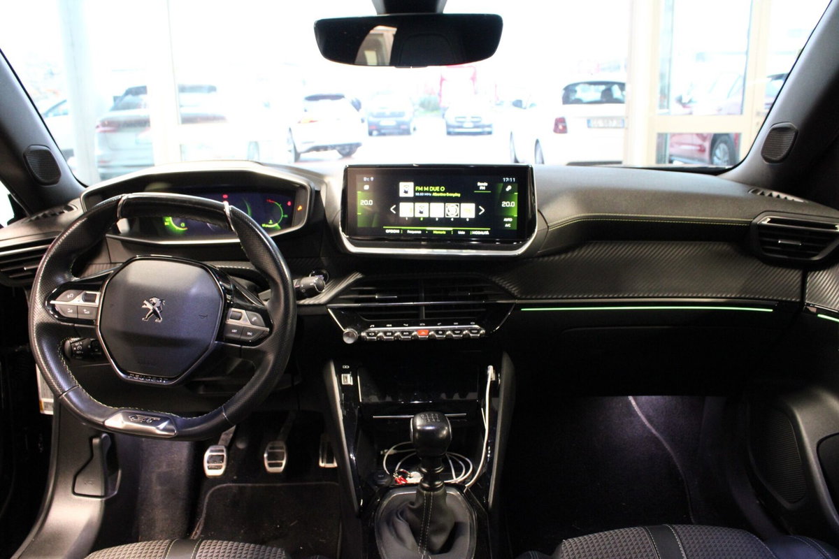 Peugeot 2008 BlueHDi 110 S&S GT (6)