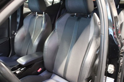 Peugeot 2008 BlueHDi 110 S&S GT (9)