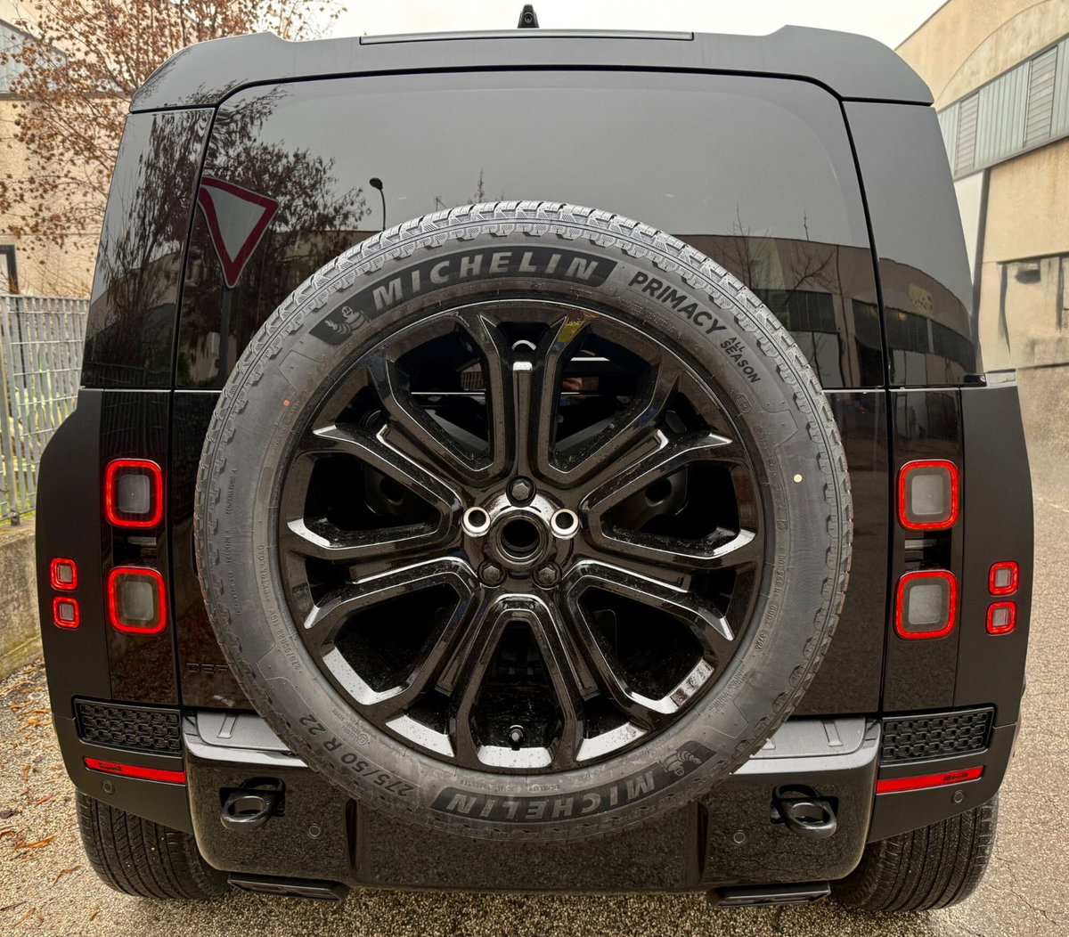 Land Rover Defender 110 4.4 V8 mhev Octa Black awd 635cv auto
