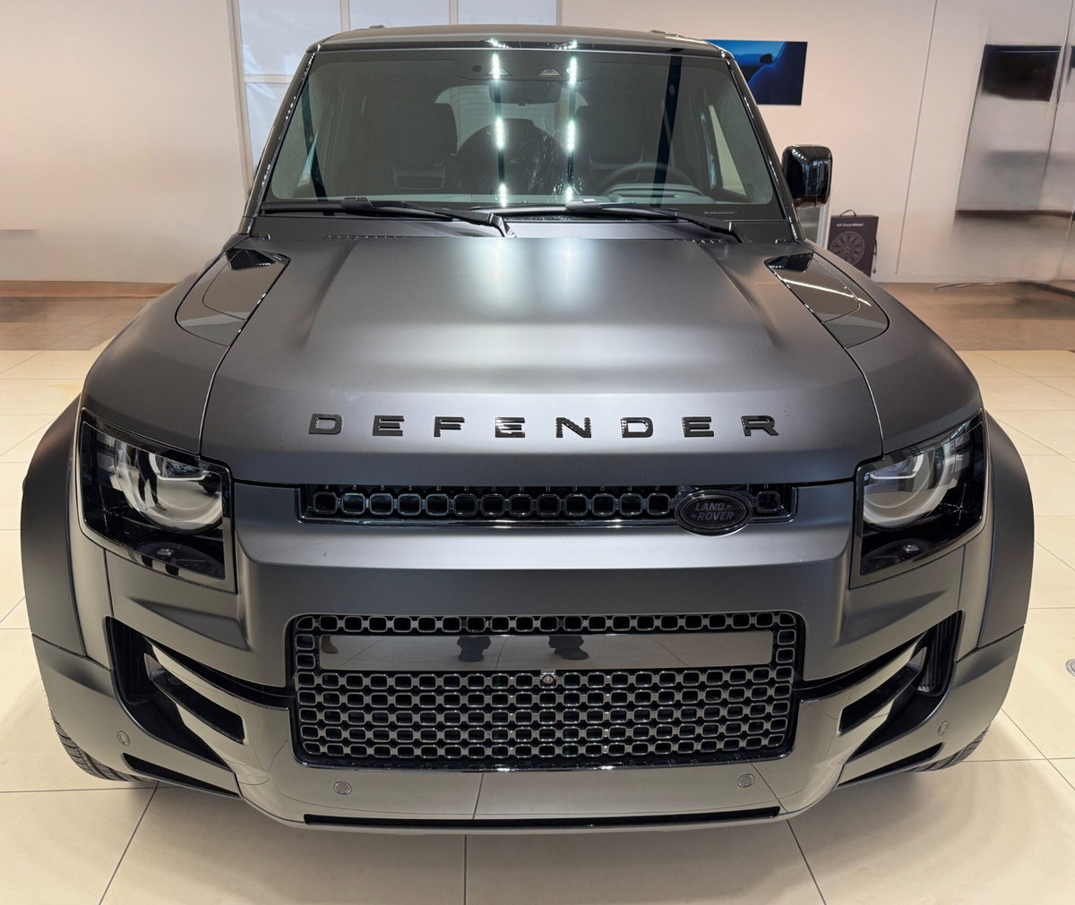 Land Rover Defender 110 4.4 V8 mhev Octa Black awd 635cv auto (11)