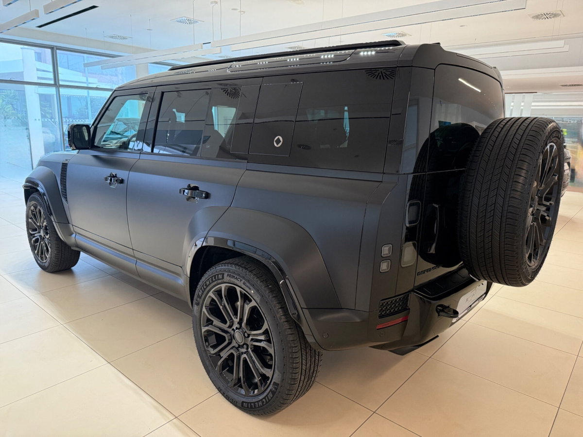 Land Rover Defender 110 4.4 V8 mhev Octa Black awd 635cv auto (13)