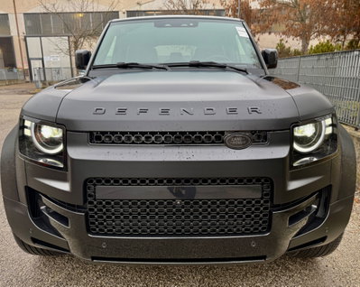 Land Rover Defender 110 4.4 V8 mhev Octa Black awd 635cv auto (3)