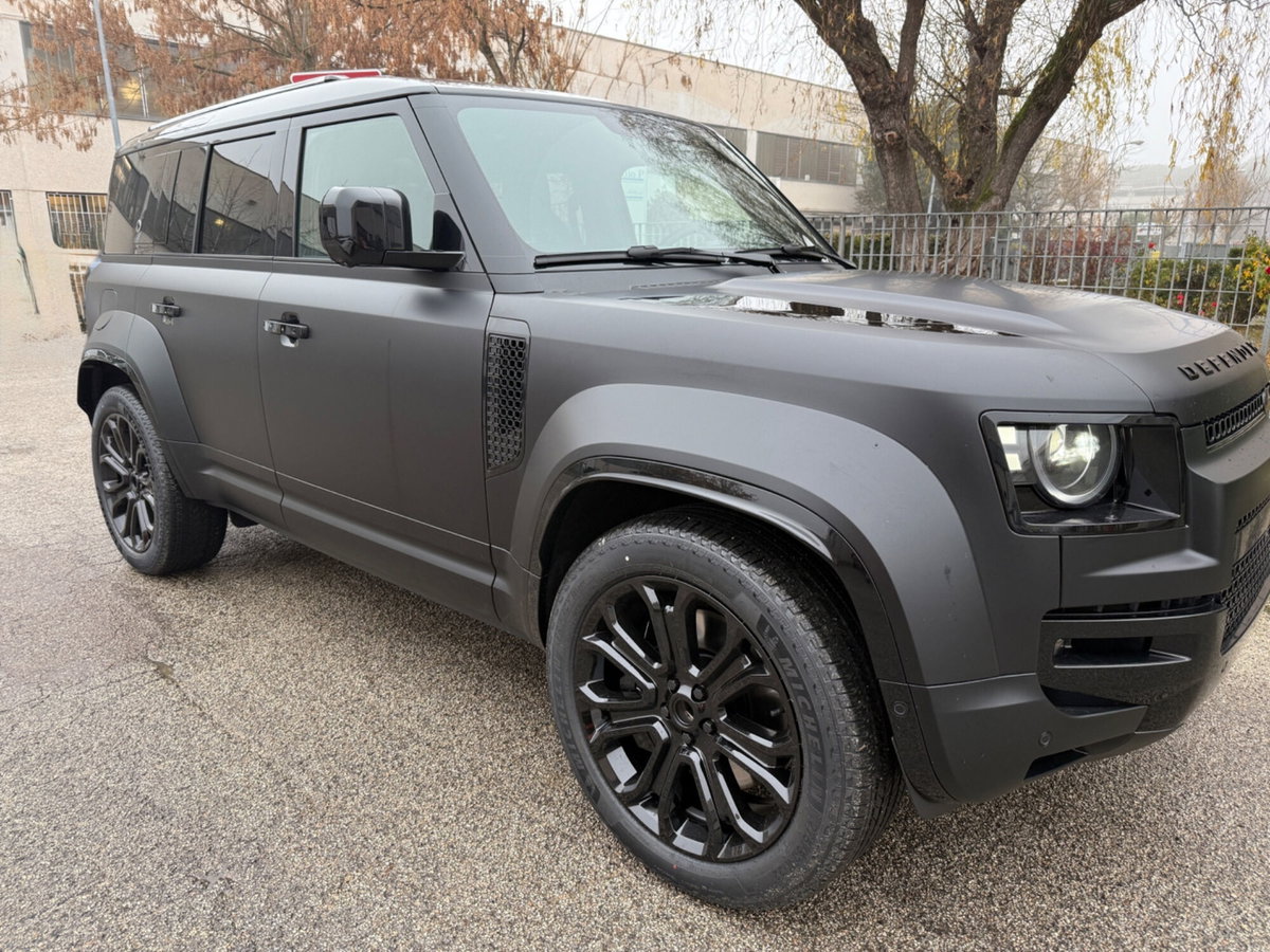 Land Rover Defender 110 4.4 V8 mhev Octa Black awd 635cv auto (4)