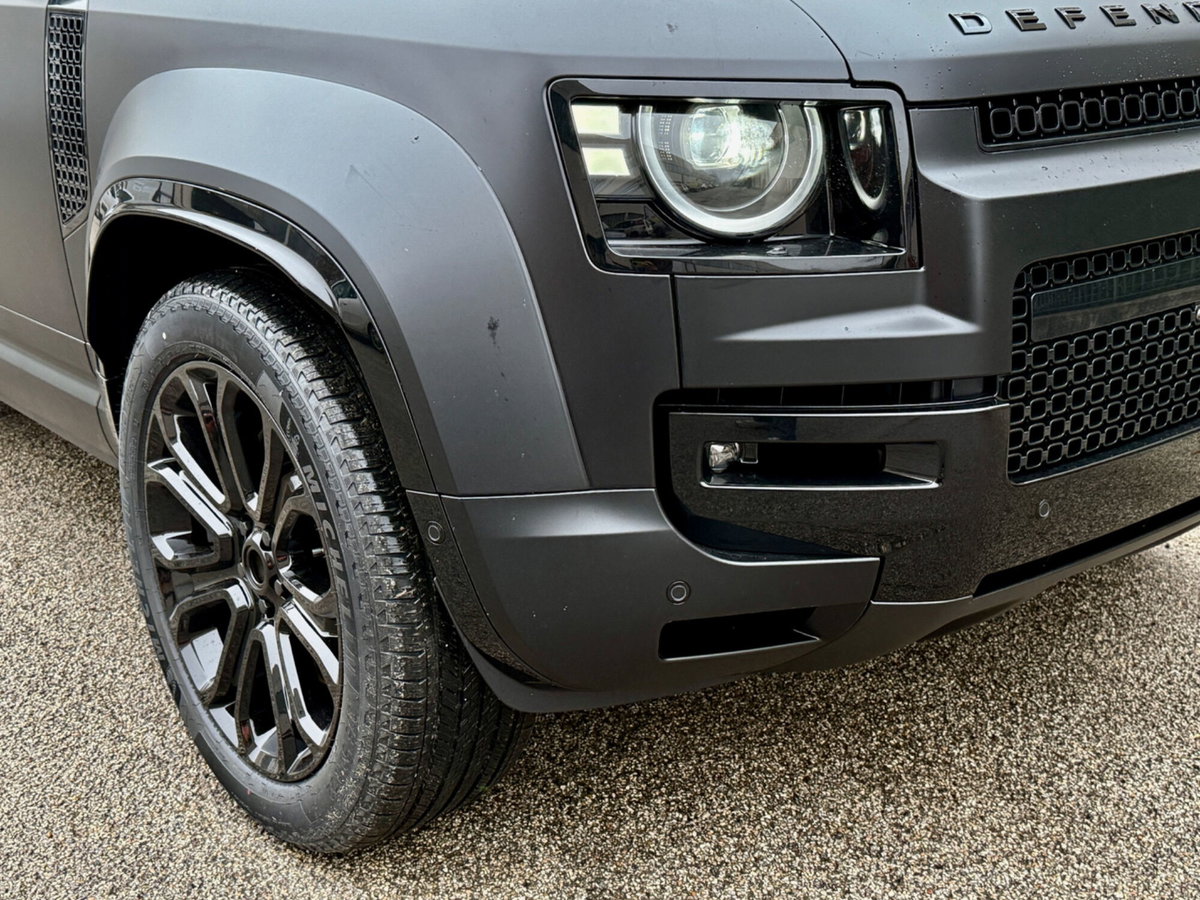 Land Rover Defender 110 4.4 V8 mhev Octa Black awd 635cv auto (5)