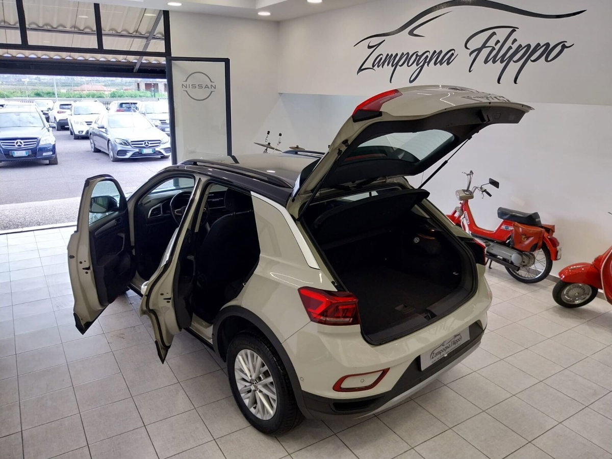 Volkswagen T-Roc 1.0 TSI Life (11)