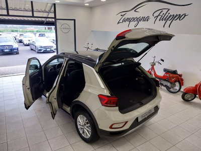 Volkswagen T-Roc 1.0 TSI Life (11)