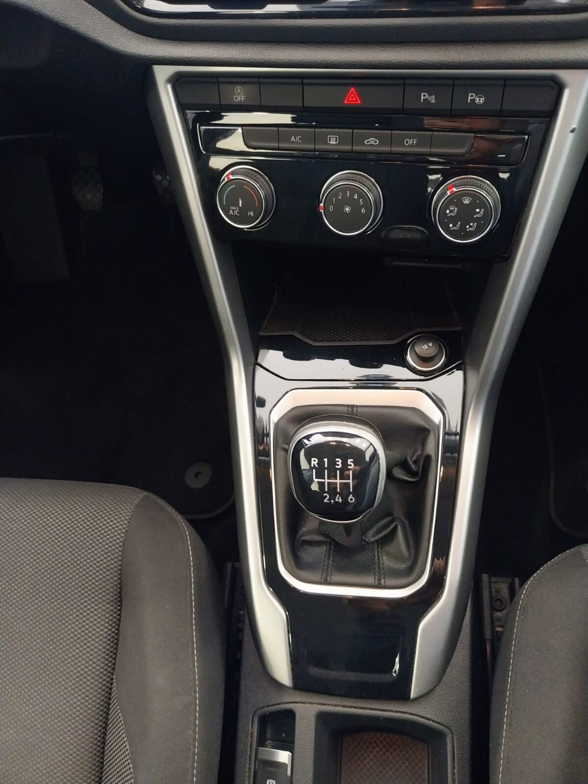 Volkswagen T-Roc 1.0 TSI Life (14)
