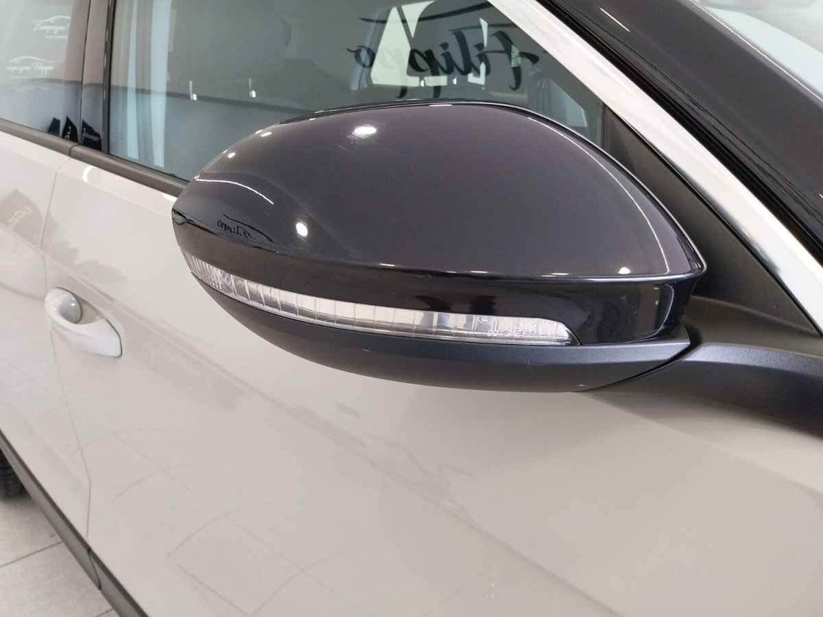 Volkswagen T-Roc 1.0 TSI Life (16)