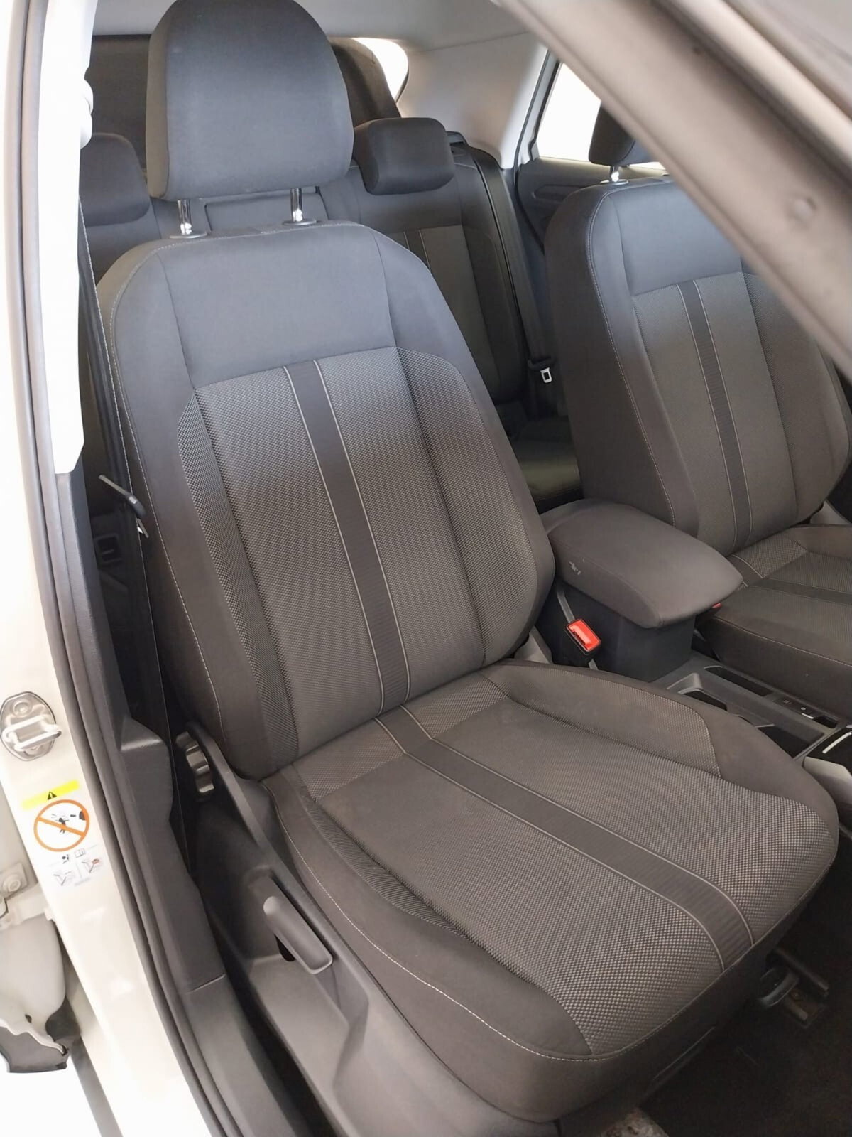 Volkswagen T-Roc 1.0 TSI Life (20)