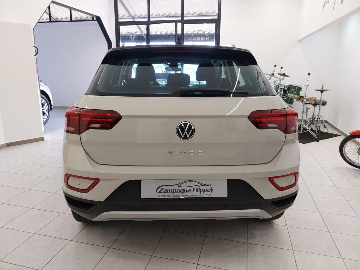 Volkswagen T-Roc 1.0 TSI Life (6)