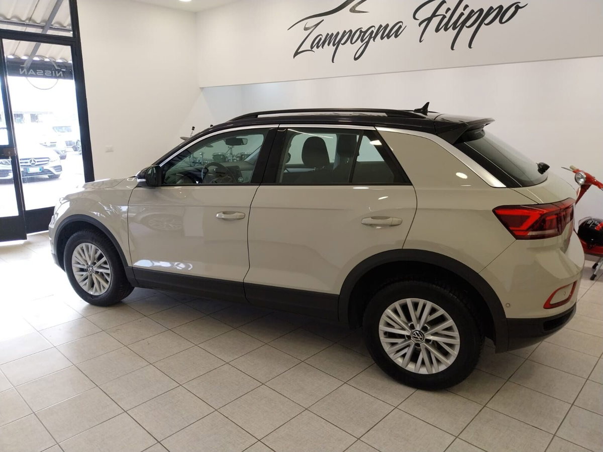 Volkswagen T-Roc 1.0 TSI Life (7)