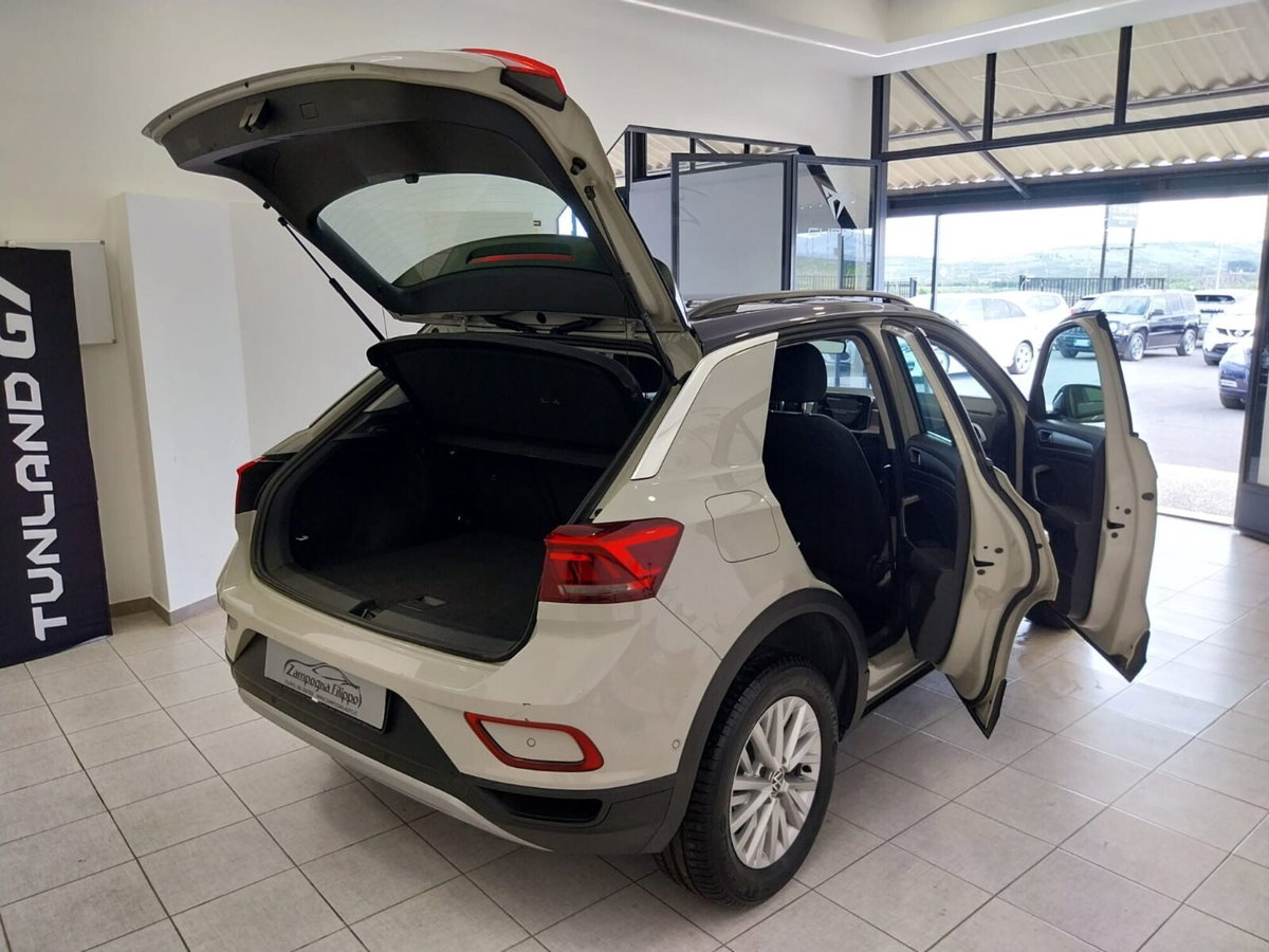 Volkswagen T-Roc 1.0 TSI Life (8)