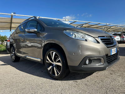 Peugeot 2008 120 S&S Black Matt usata