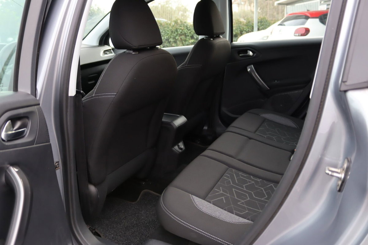 Peugeot 2008 VTi 82CV Active (13)