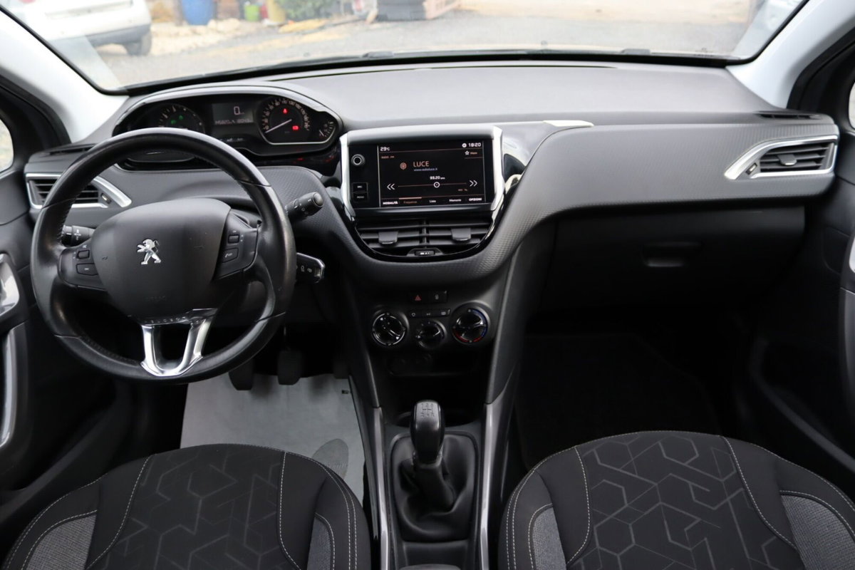 Peugeot 2008 VTi 82CV Active (19)