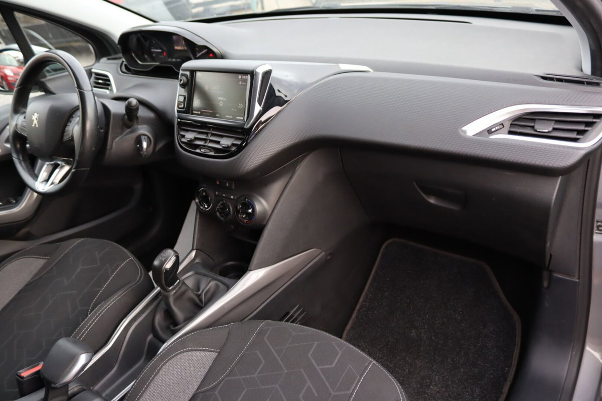Peugeot 2008 VTi 82CV Active (20)