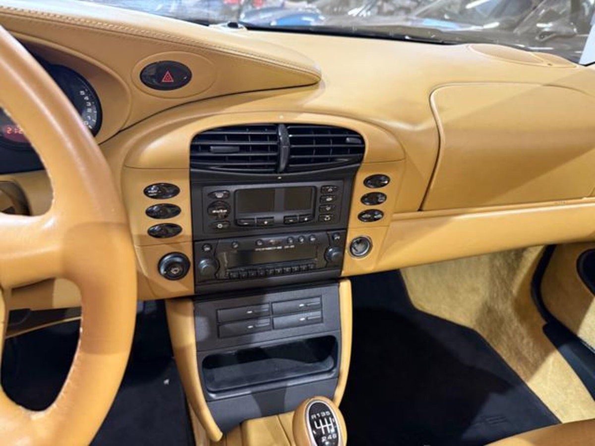 Porsche 911 Cabrio Carrera 4 cat (10)