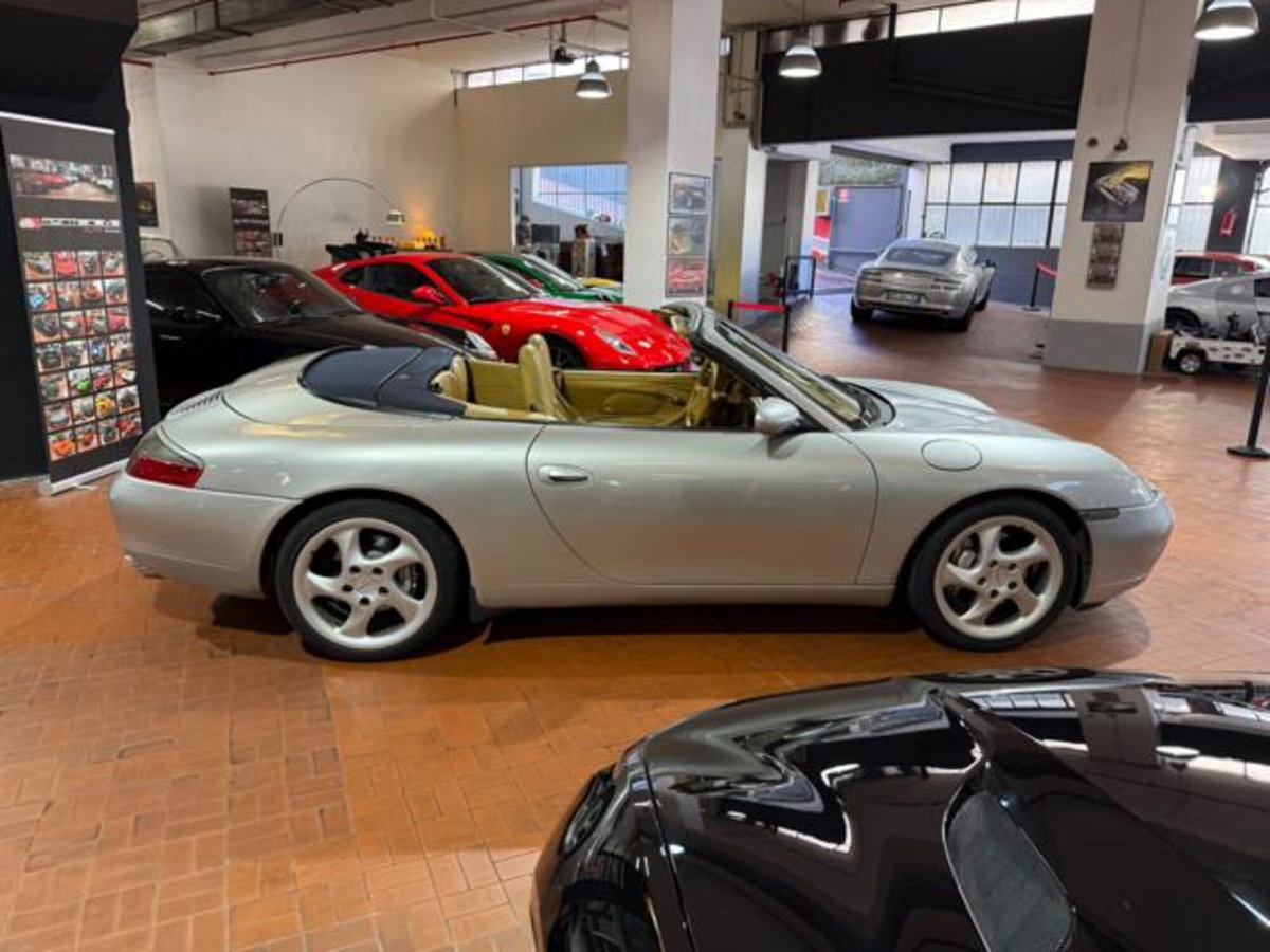 Porsche 911 Cabrio Carrera 4 cat (13)