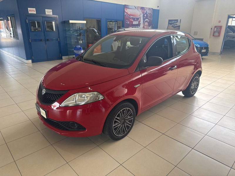 Lancia Ypsilon 1.0 FireFly 5 porte S&S Hybrid Ecochic Silver