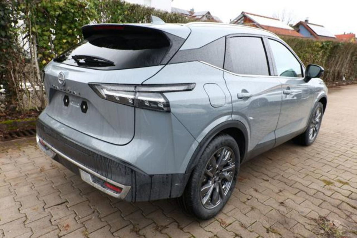 Nissan Qashqai 1.3 mhev Tekna 4wd 158cv xtronic (3)