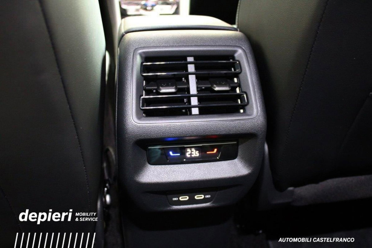 Volkswagen Tiguan Allspace 2.0 tdi R-Line 150cv dsg (15)