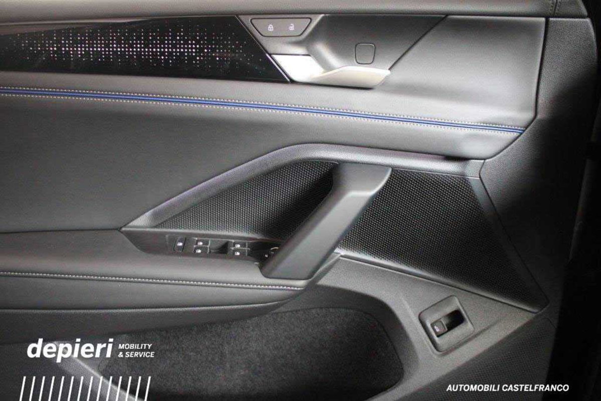 Volkswagen Tiguan Allspace 2.0 tdi R-Line 150cv dsg (9)