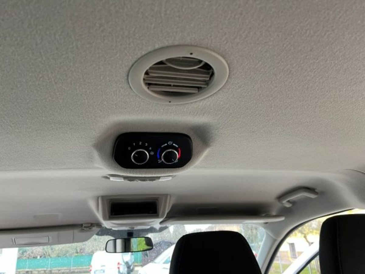 Ford Transit Custom Furgone 320 2.0 EcoBlue 130 PC Combi Trend (13)