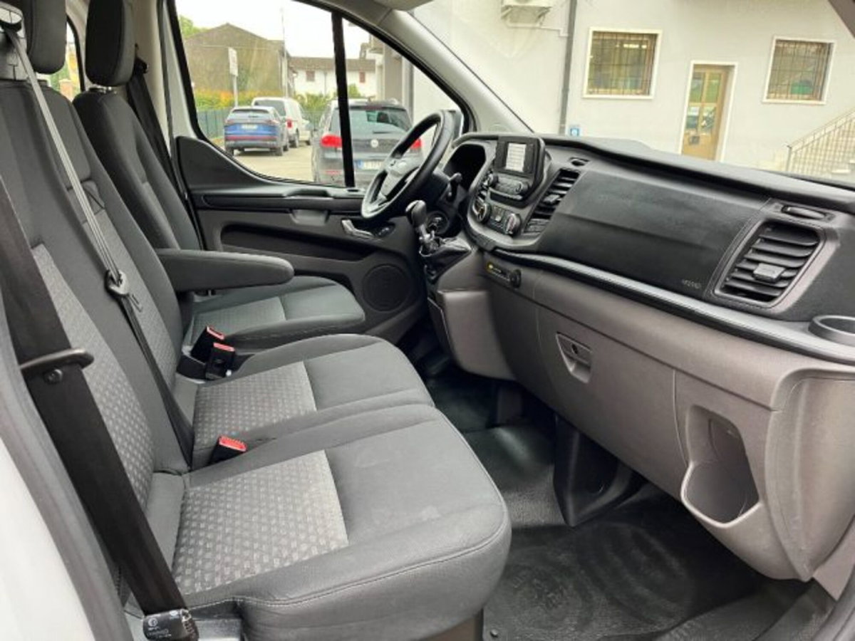 Ford Transit Custom Furgone 320 2.0 EcoBlue 130 PC Combi Trend (7)