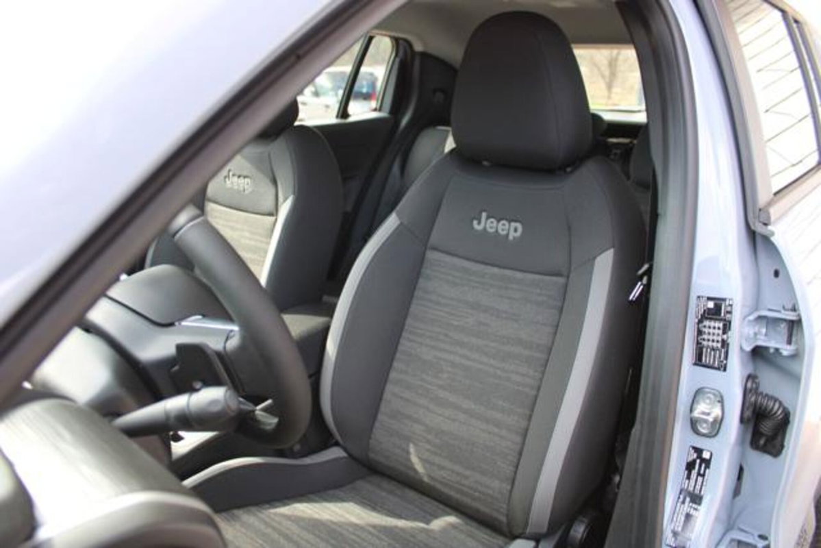 Jeep Avenger 1.2 turbo Longitude fwd 100cv (10)