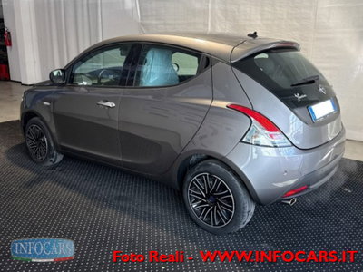 Lancia Ypsilon 1.0 FireFly 5 porte S&S Hybrid Gold Plus (2)