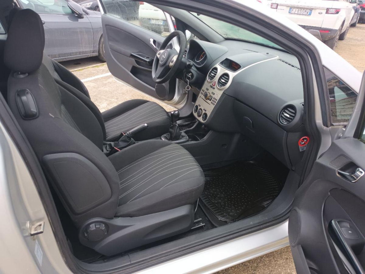 Opel Corsa 1.3 CDTI 75CV 3 porte Enjoy (9)