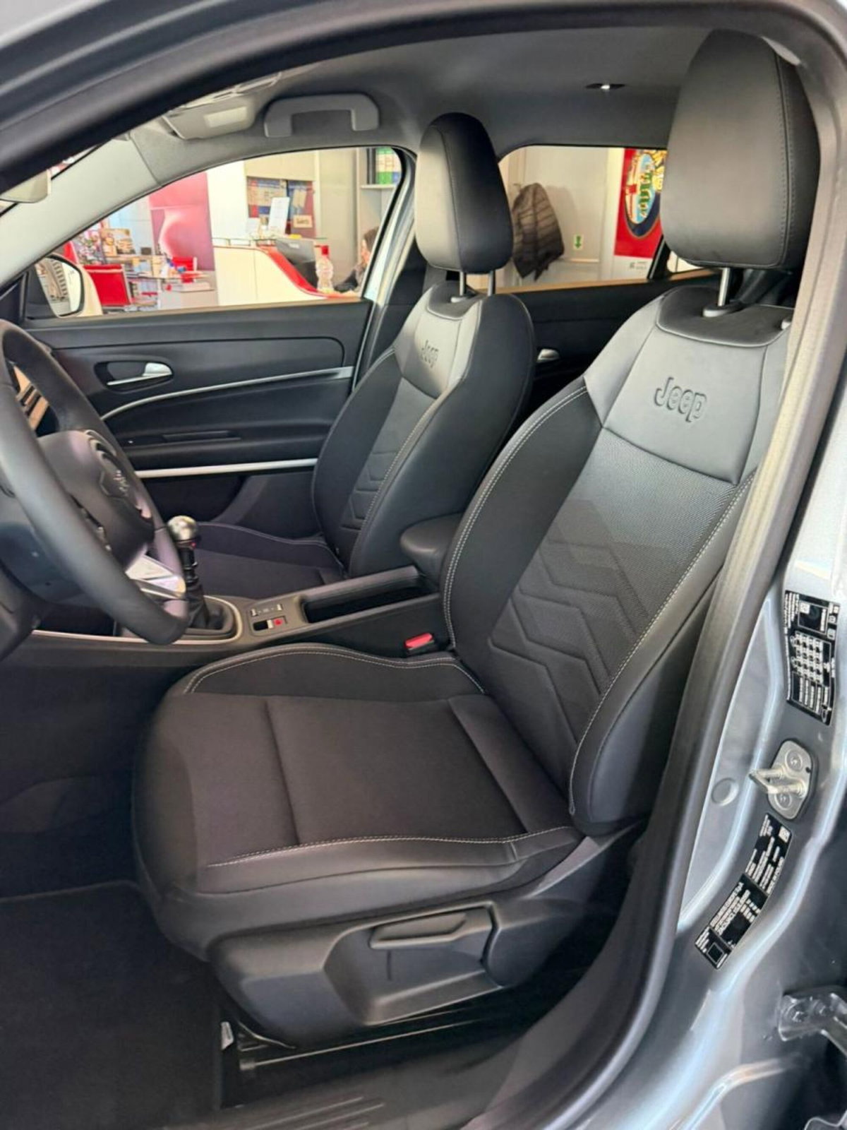 Jeep Avenger 1.2 turbo Summit fwd 100cv (14)
