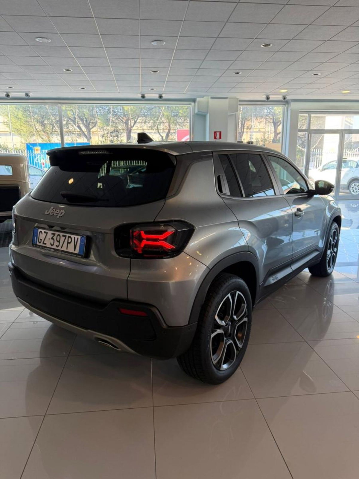 Jeep Avenger 1.2 turbo Summit fwd 100cv (6)