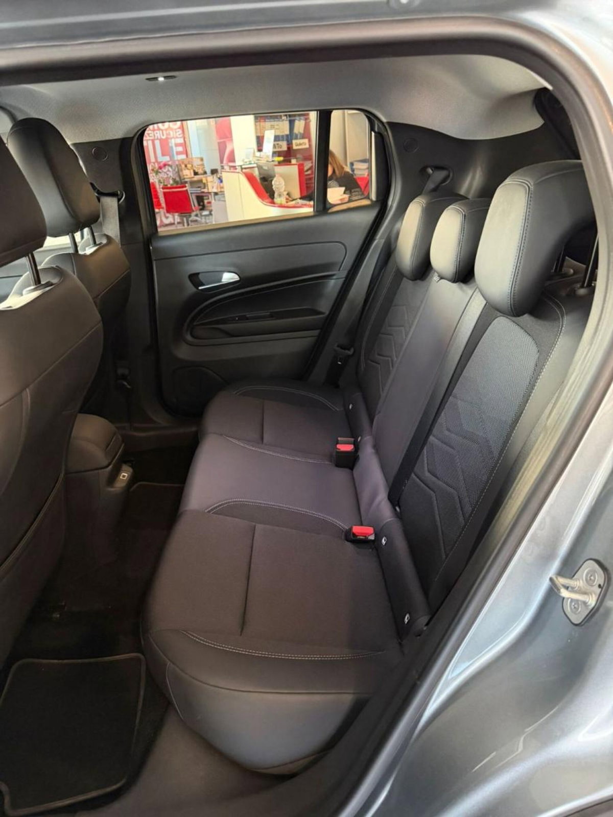 Jeep Avenger 1.2 turbo Summit fwd 100cv (8)