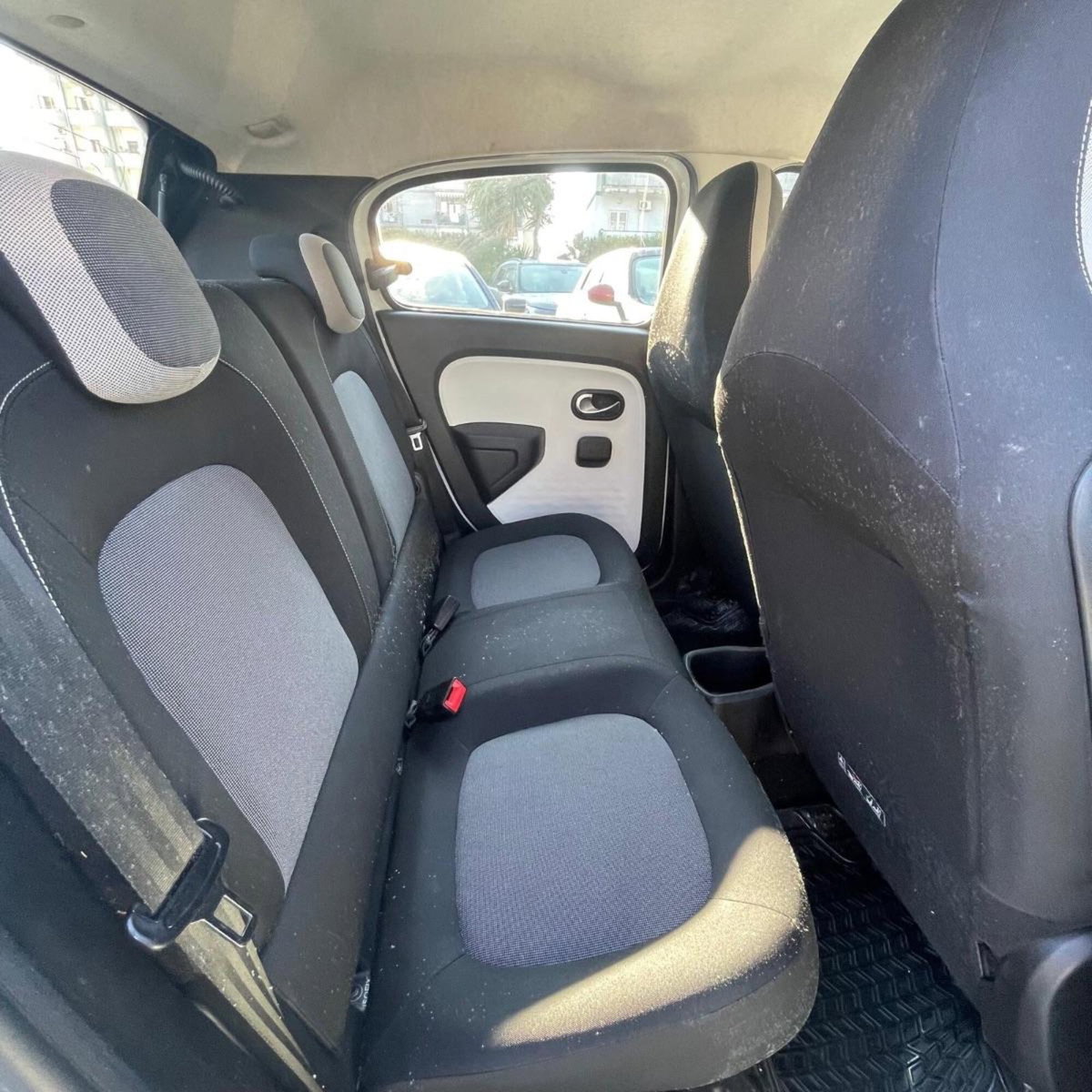 Renault Twingo SCe Lovely (6)