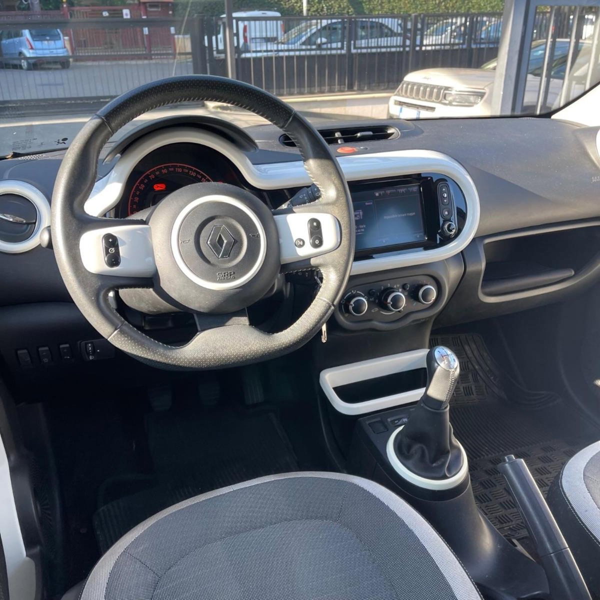 Renault Twingo SCe Lovely (9)