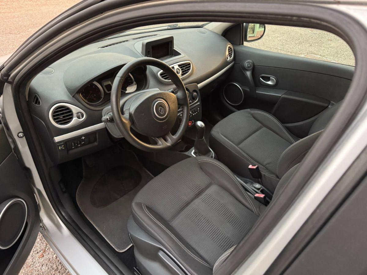 Renault Clio 1.2 16V 5 porte GPL Dynamique (11)