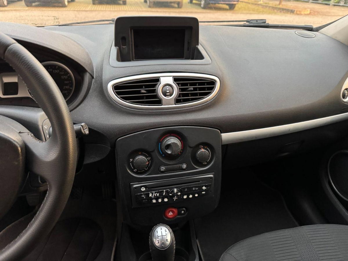 Renault Clio 1.2 16V 5 porte GPL Dynamique (17)