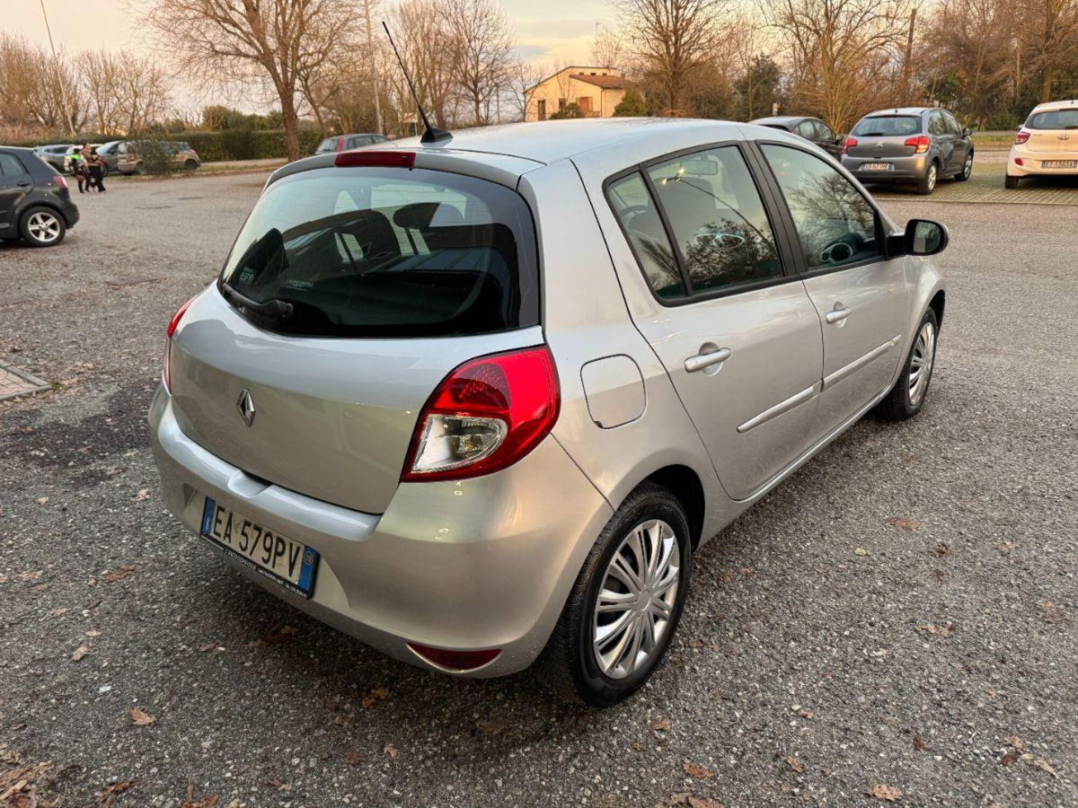 Renault Clio 1.2 16V 5 porte GPL Dynamique (4)