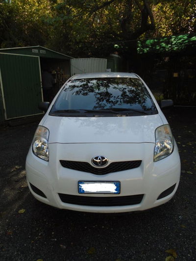 Toyota Yaris 1.0 5 porte Now usata