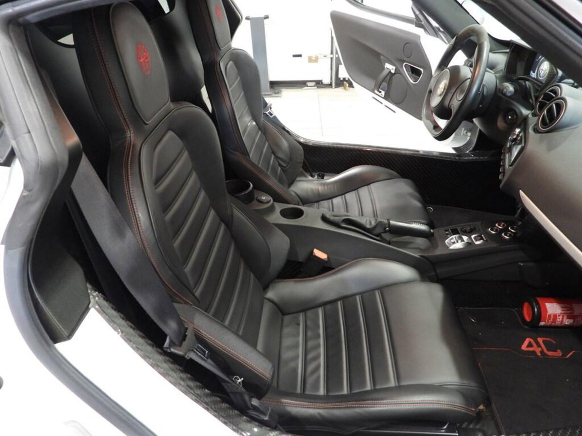 Alfa Romeo 4C Coupé 4C 1750 TBi (10)