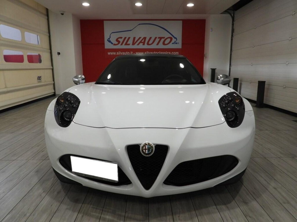 Alfa Romeo 4C Coupé 4C 1750 TBi (2)