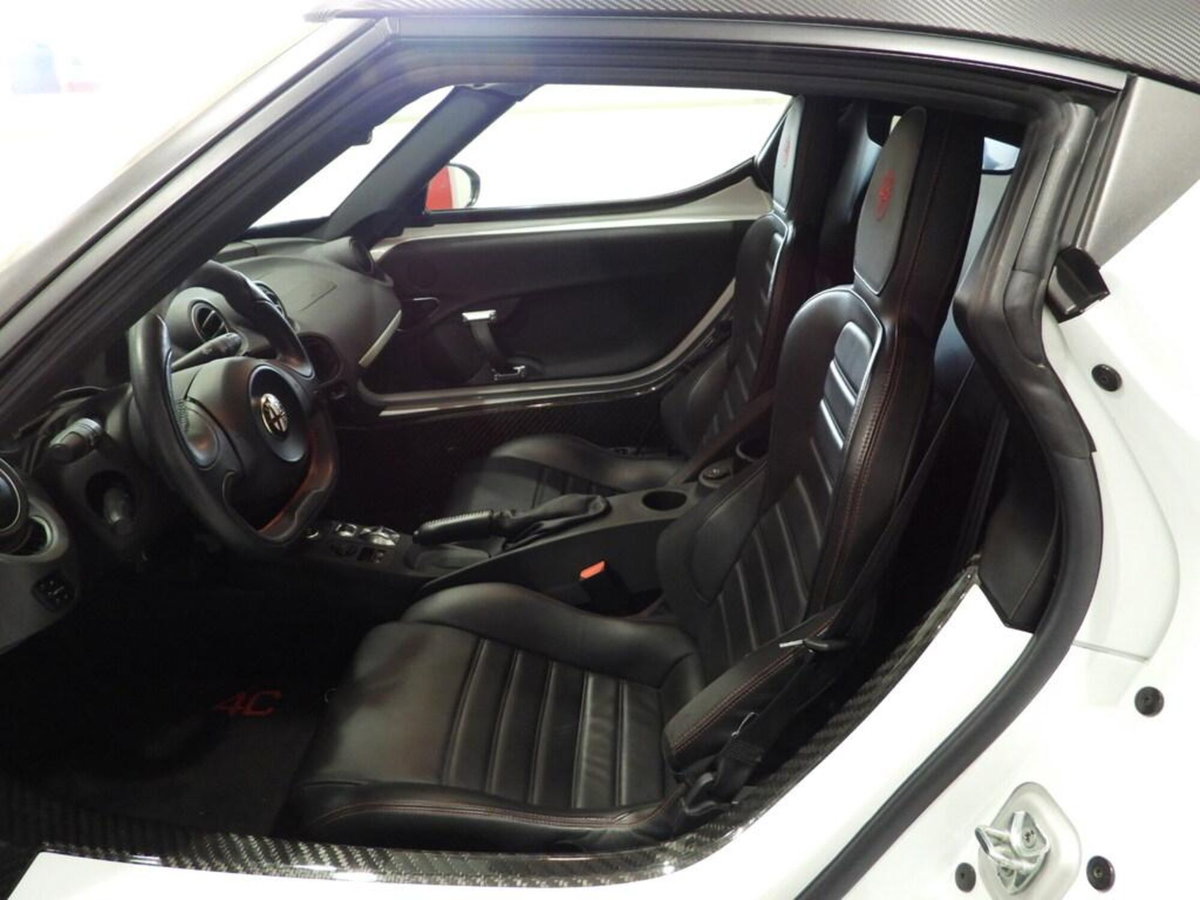 Alfa Romeo 4C Coupé 4C 1750 TBi (5)