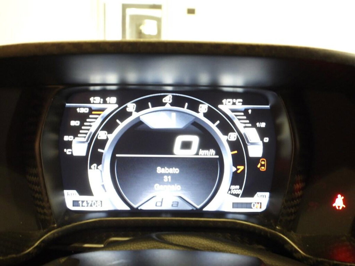Alfa Romeo 4C Coupé 4C 1750 TBi (7)