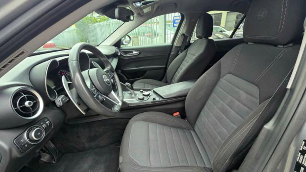 Alfa Romeo Giulia 2.2 Turbodiesel 160 CV AT8 Executive (15)