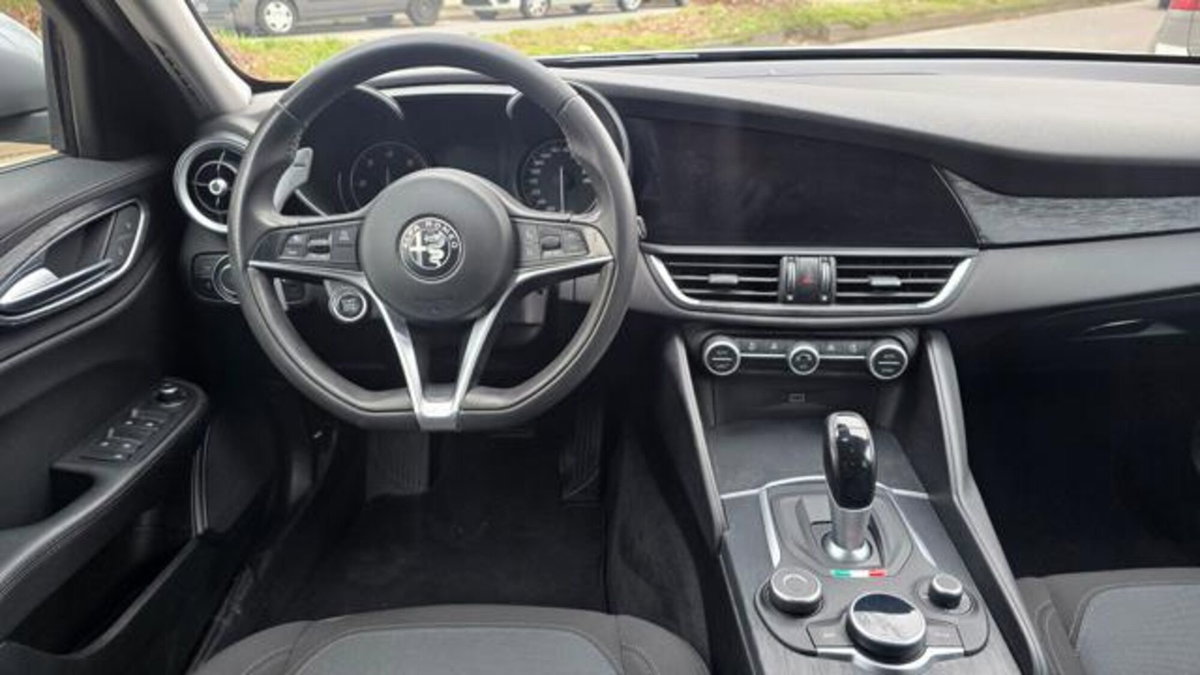 Alfa Romeo Giulia 2.2 Turbodiesel 160 CV AT8 Executive (17)