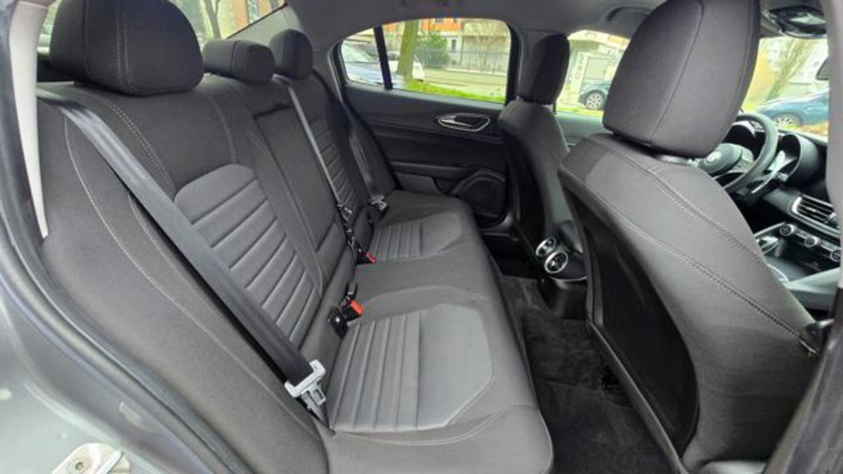 Alfa Romeo Giulia 2.2 Turbodiesel 160 CV AT8 Executive (19)