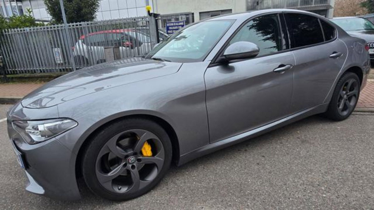 Alfa Romeo Giulia 2.2 Turbodiesel 160 CV AT8 Executive (2)