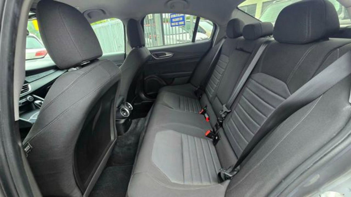 Alfa Romeo Giulia 2.2 Turbodiesel 160 CV AT8 Executive (20)