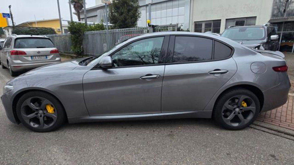 Alfa Romeo Giulia 2.2 Turbodiesel 160 CV AT8 Executive (3)